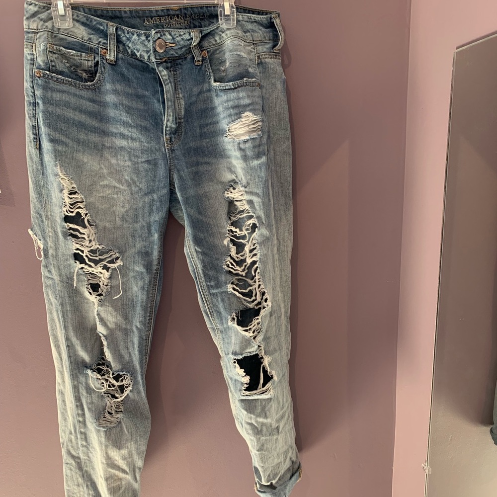 Ripped boyfriend jeans! - Picture 2 of 4